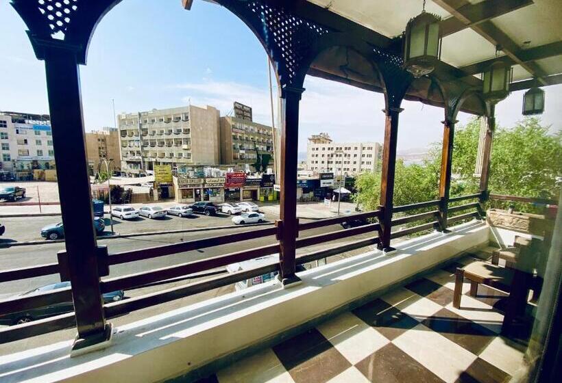 هاستل Friends Oasis