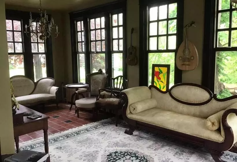 ベッドアンドブレックファースト Celtic Mansion Annfield Manor