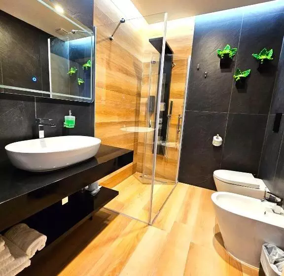 تختخواب و صبحانه Trilogy Prestige   Central Premium Suites