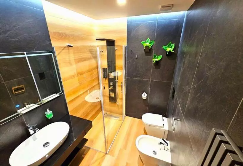 تختخواب و صبحانه Trilogy Prestige   Central Premium Suites