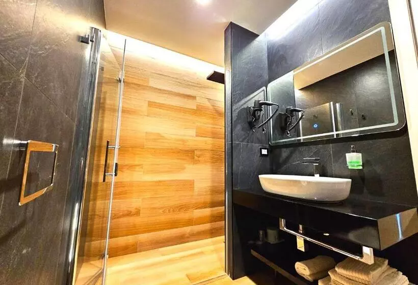 تختخواب و صبحانه Trilogy Prestige   Central Premium Suites