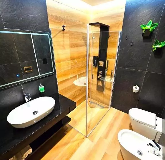 تختخواب و صبحانه Trilogy Prestige   Central Premium Suites