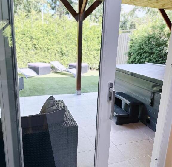 Bed and Breakfast Wellness Studio Tiel