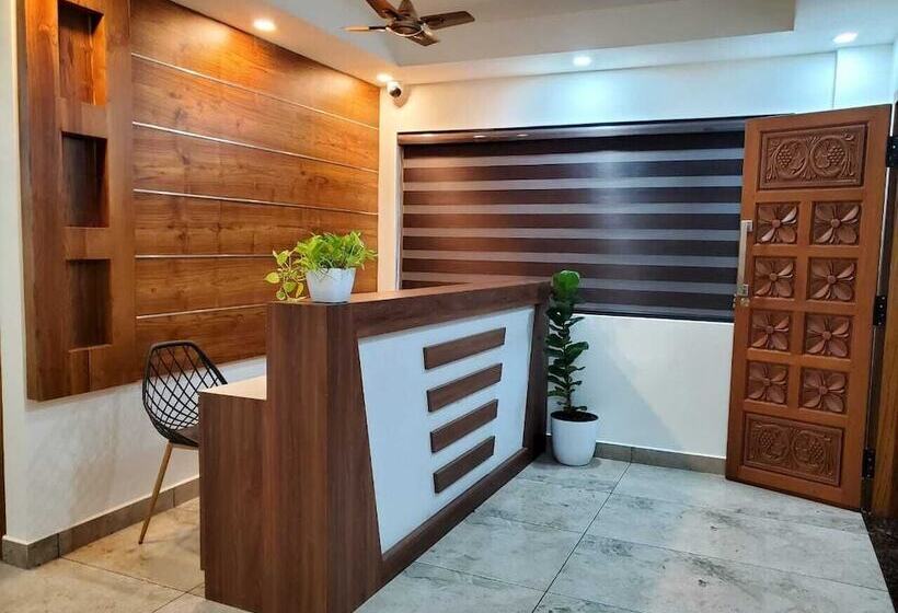 فندق Halo Residency