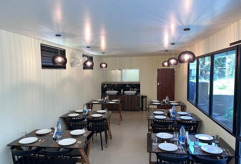 فندق Halo Residency