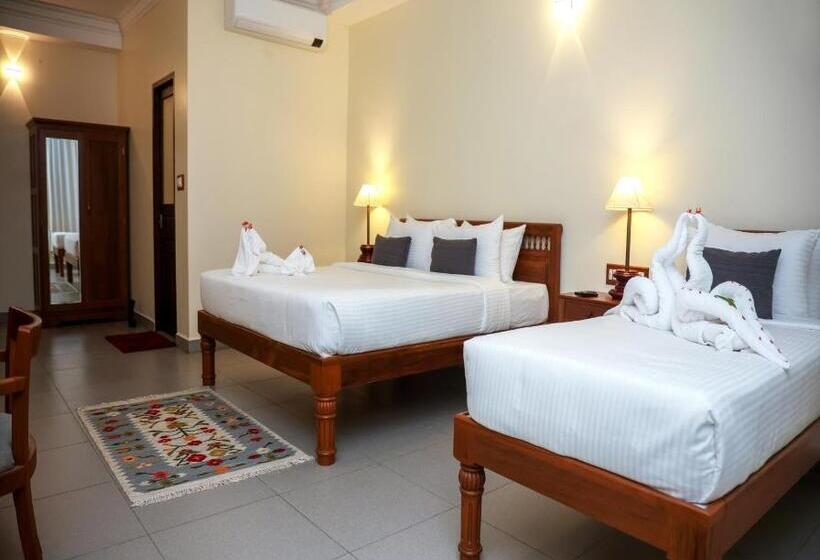 בית מלון כפרי Mango Hill La Serene Puducherry