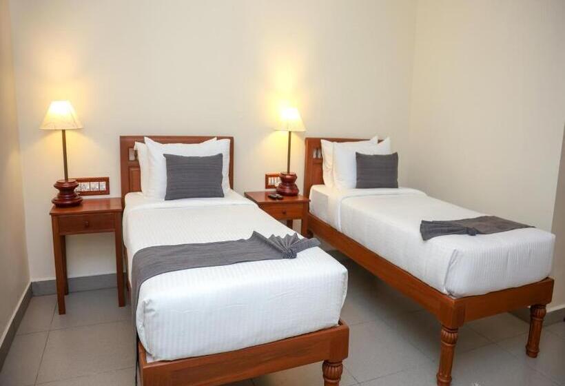 בית מלון כפרי Mango Hill La Serene Puducherry