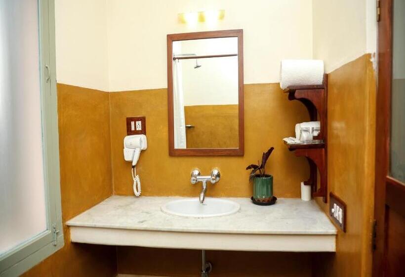 בית מלון כפרי Mango Hill La Serene Puducherry