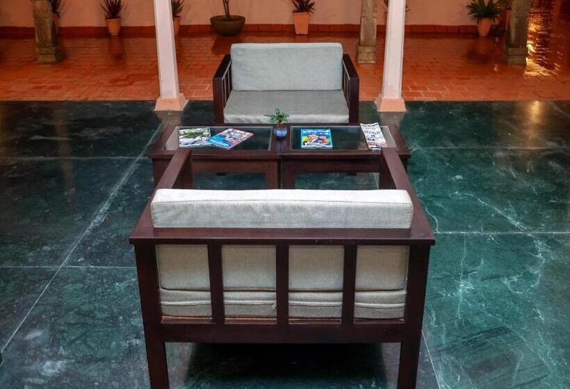 בית מלון כפרי Mango Hill La Serene Puducherry