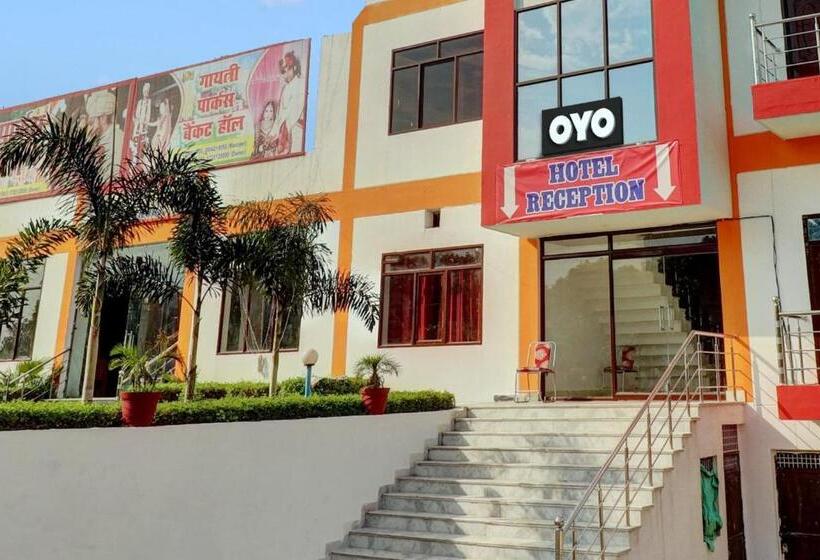 فندق Oyo Flagship 81412 Gayatri Parks