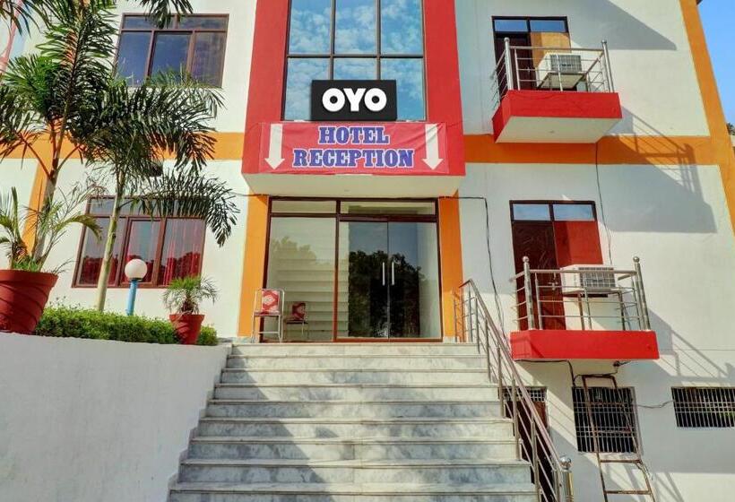 فندق Oyo Flagship 81412 Gayatri Parks