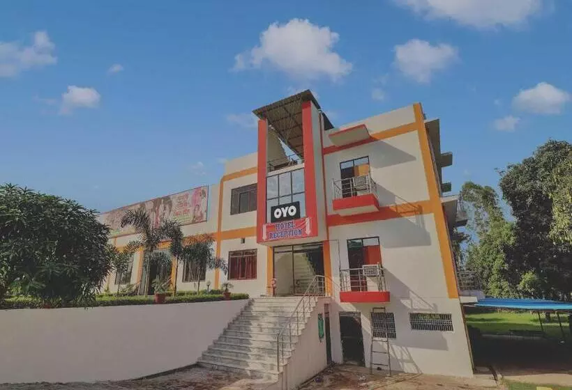 ホテル Oyo Flagship 81412 Gayatri Parks