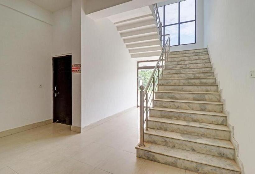 فندق Oyo Flagship 81412 Gayatri Parks