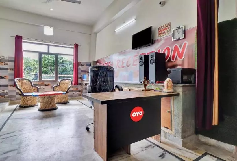 ホテル Oyo Flagship 81412 Gayatri Parks