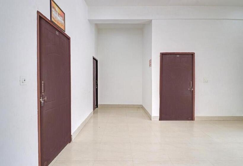 فندق Oyo Flagship 81412 Gayatri Parks