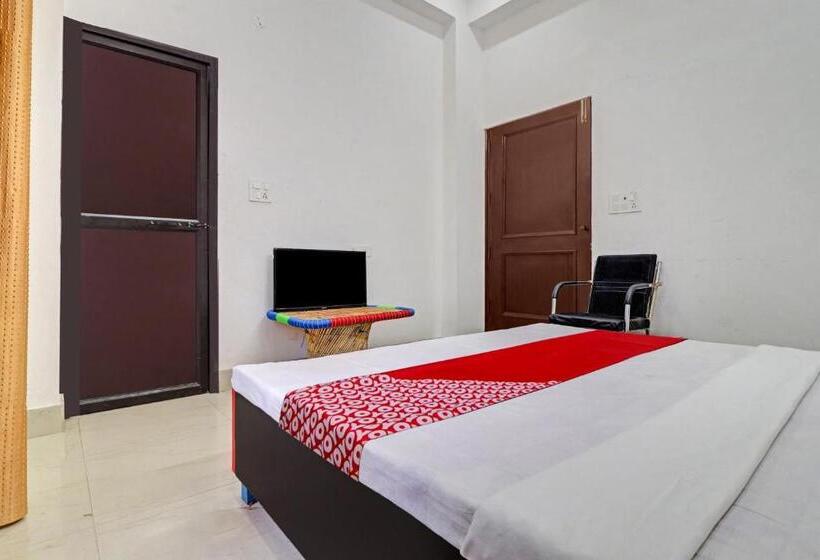 فندق Oyo Flagship 81412 Gayatri Parks