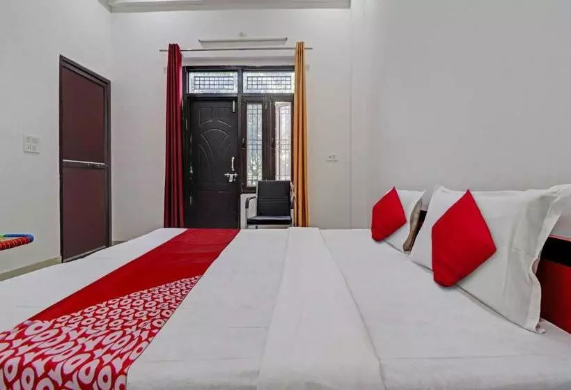 ホテル Oyo Flagship 81412 Gayatri Parks