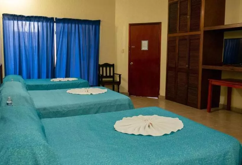 Hotelli Plaza Mazari