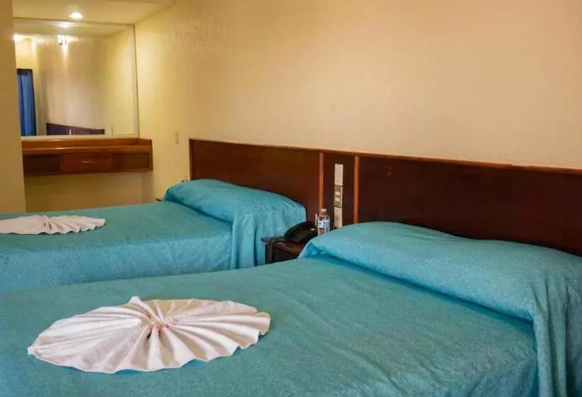 Hotelli Plaza Mazari