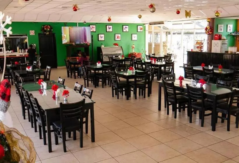 Hotelli Plaza Mazari