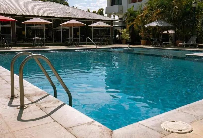 Hotelli Plaza Mazari