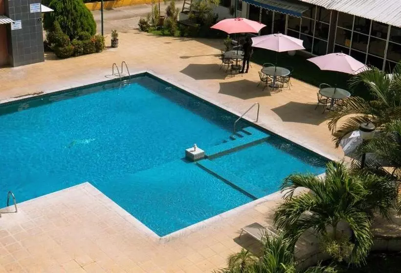 Hotelli Plaza Mazari