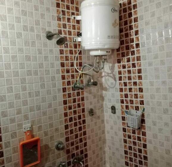 Oyo 81193 Hotel Blue Moon