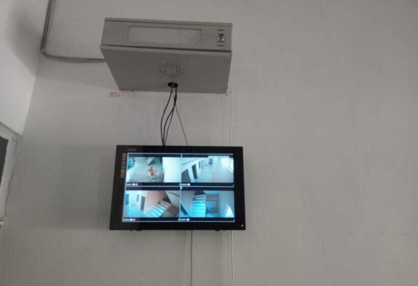 Oyo 81193 Hotel Blue Moon