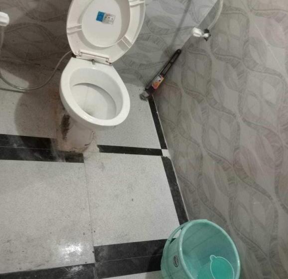 Oyo 81193 Hotel Blue Moon