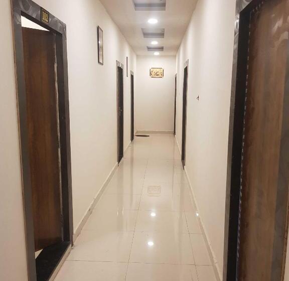 Oyo Flagship 81224 Hotel Stars