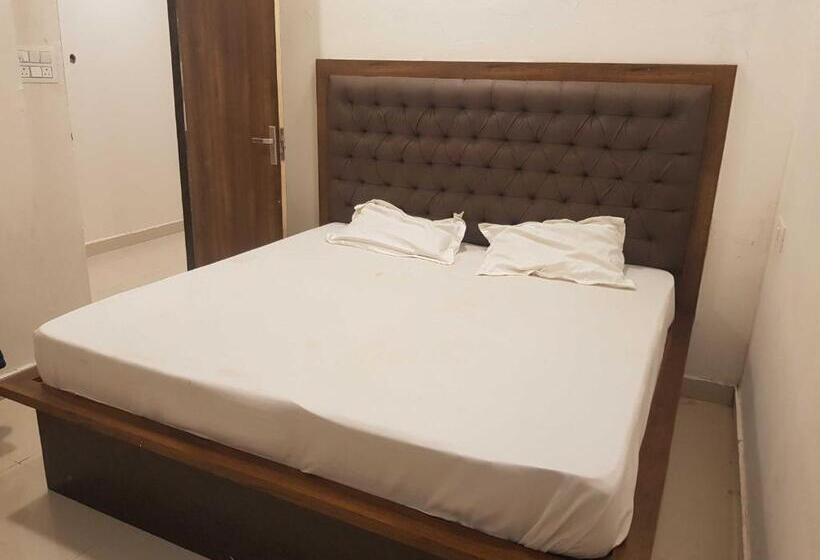 Oyo Flagship 81224 Hotel Stars