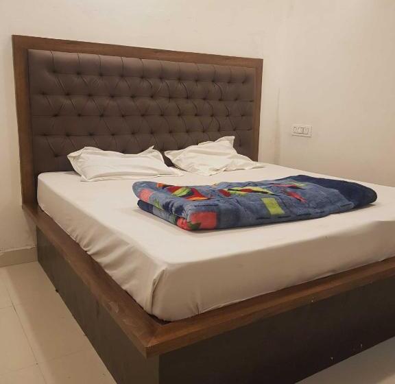 Oyo Flagship 81224 Hotel Stars