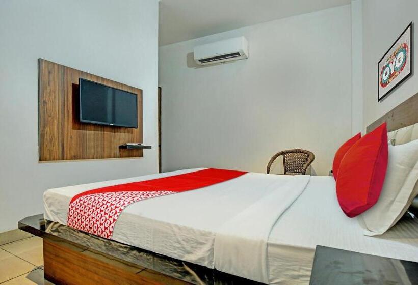 Oyo Flagship 81231 Hotel Seven