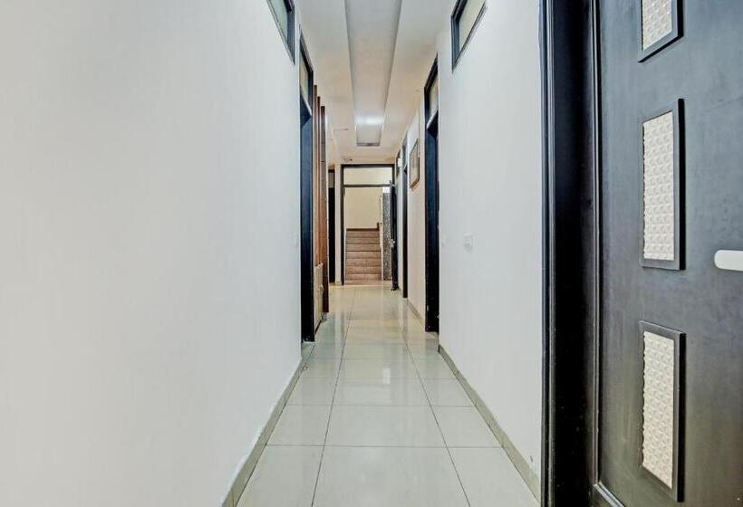 Oyo Flagship 81231 Hotel Seven