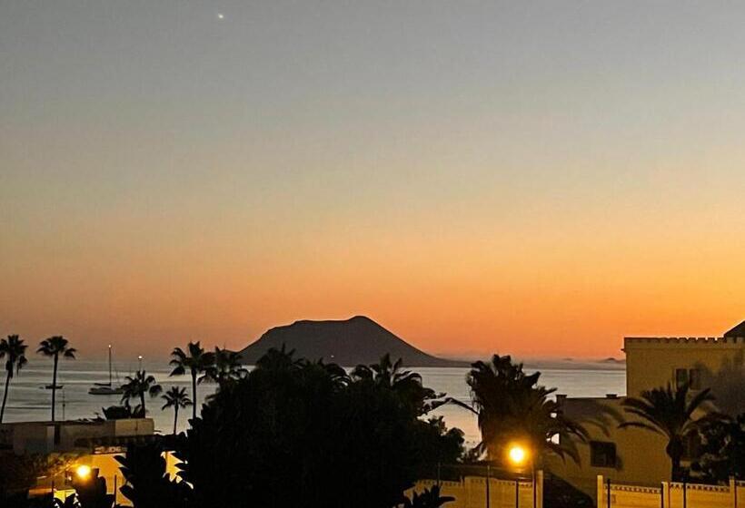 پانسیون Alojamientos Playa Centro Corralejo 18