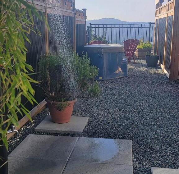 بنسيون Horizon Hideaway