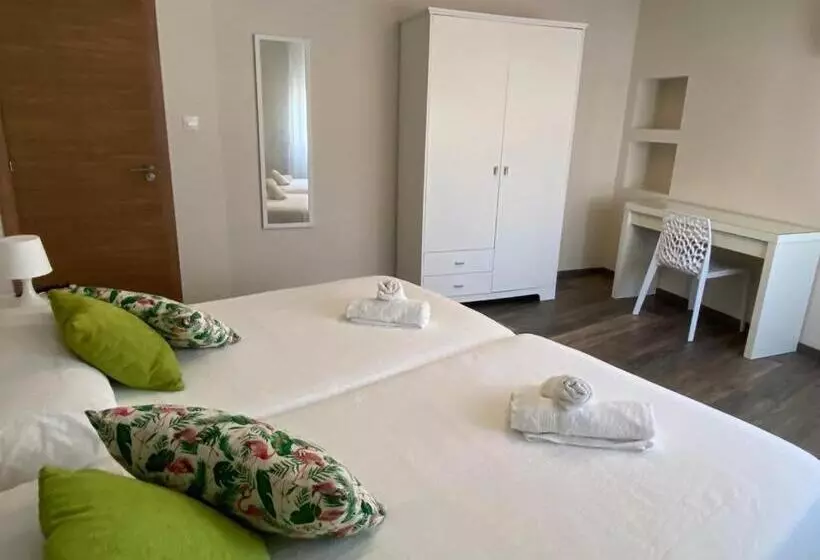 Majatalo Hospedaje Stop