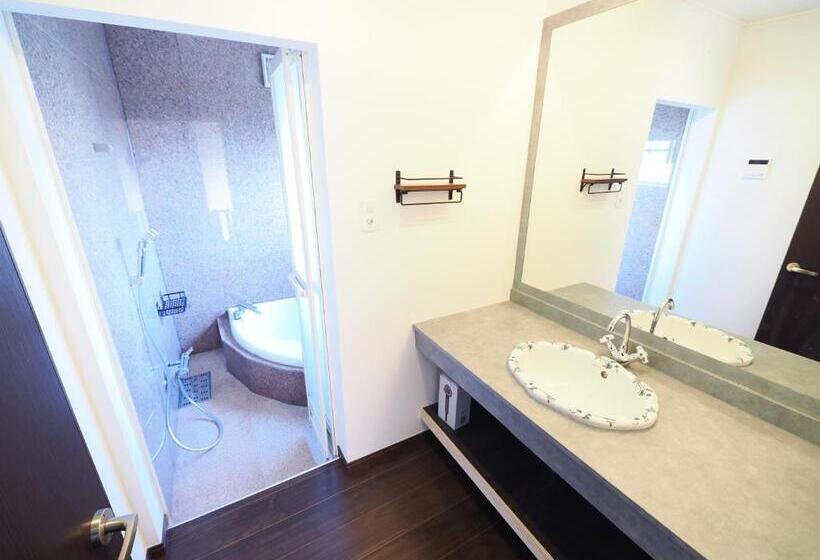 بنسيون Locona +rakuta