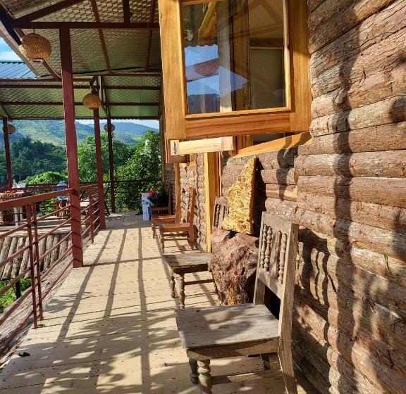 پانسیون Moc S House