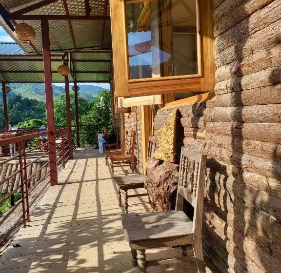 پانسیون Moc S House
