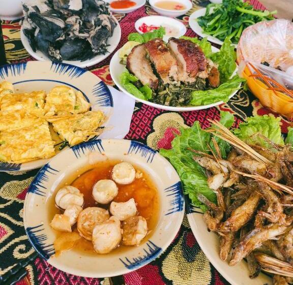 پانسیون Moc S House