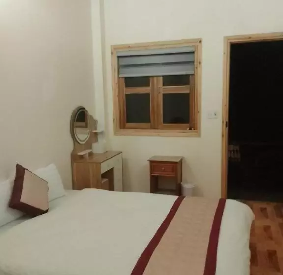 پانسیون Moc S House