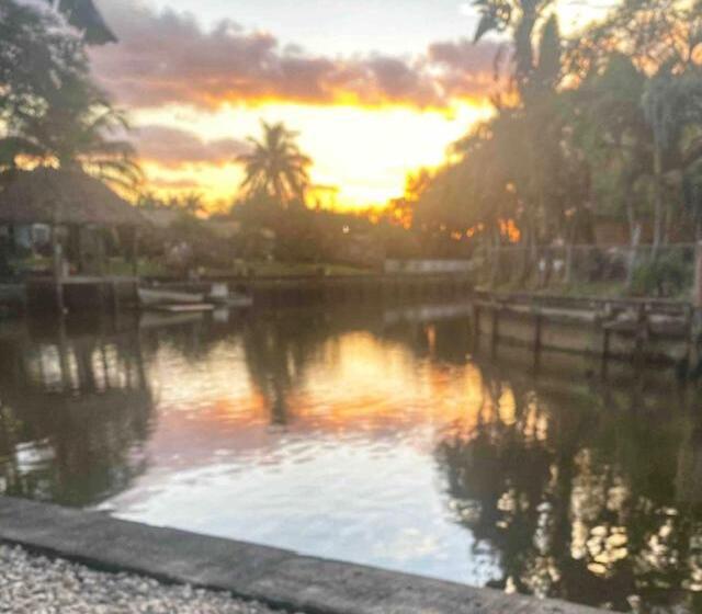 پانسیون Private Guest Suite On The Water W/pool & Kayaking