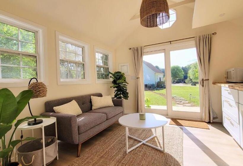 Pansiyon Quiet Cozy Griffin Guesthouse With Pool & Firepit