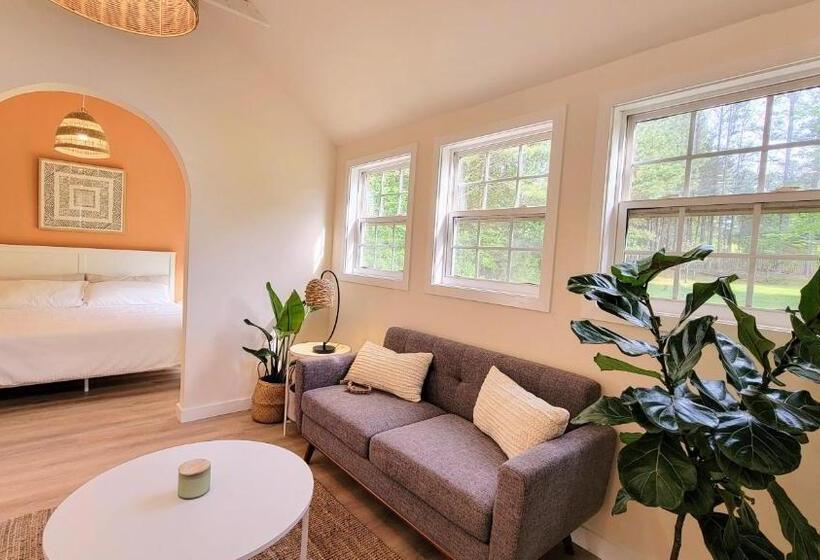 Pansiyon Quiet Cozy Griffin Guesthouse With Pool & Firepit