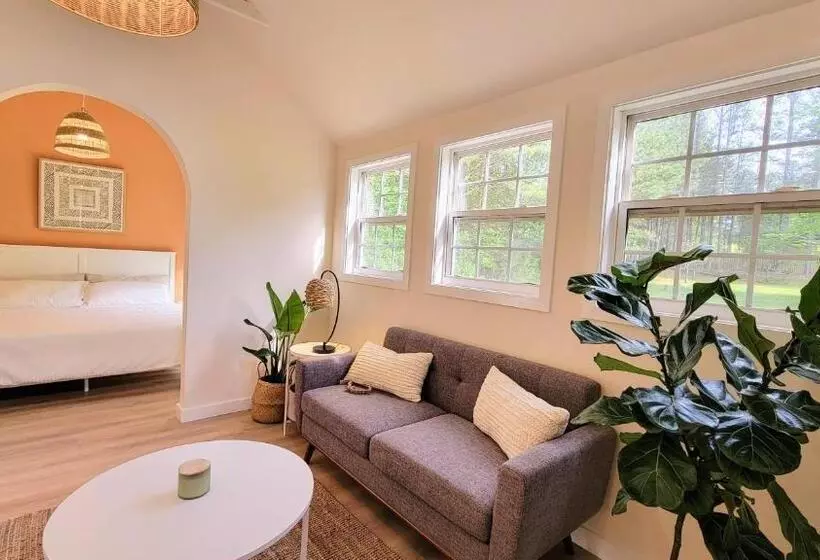 Majatalo Quiet Cozy Griffin Guesthouse With Pool & Firepit