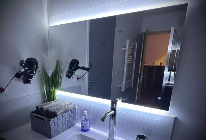 Majatalo Studio Indépendant Pa Ni Pwoblem