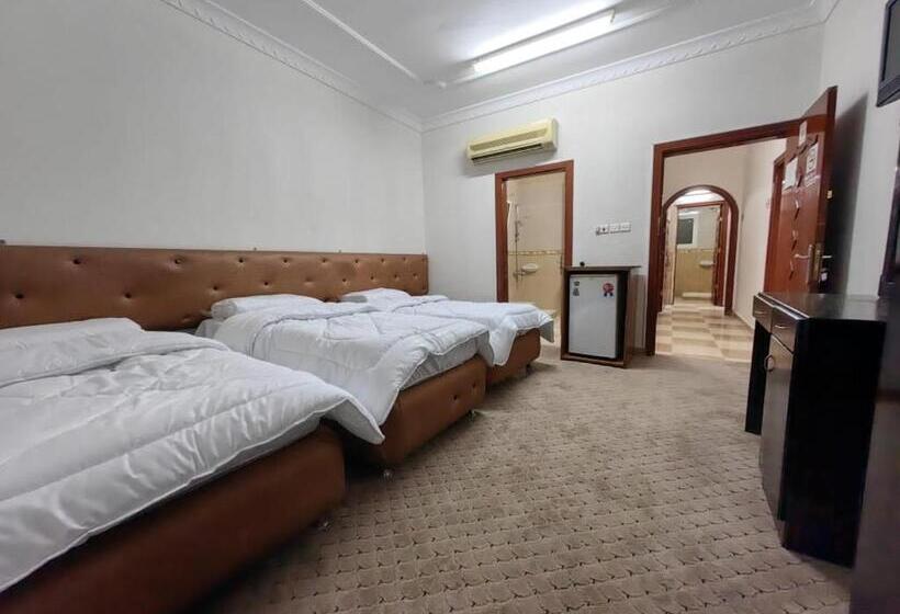 فندق نبض الضيافة 1   العزيزية الشارع العام