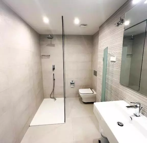 تختخواب و صبحانه Botafoch Luxury Room