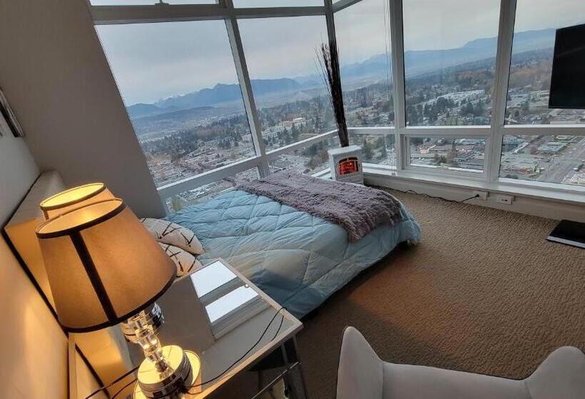 تختخواب و صبحانه High Luxury Penthouse Private Suite With Ensuite Bathroom